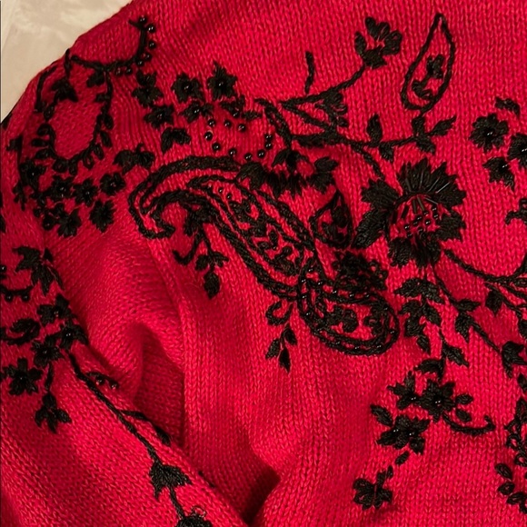 Vintage Heirloom Collectibles Red Cardigan with Black Accents Size PM - Picture 6 of 8